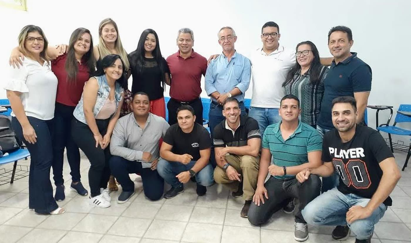 Turma de formação conduzida pelo professor Galdino Ribeiro