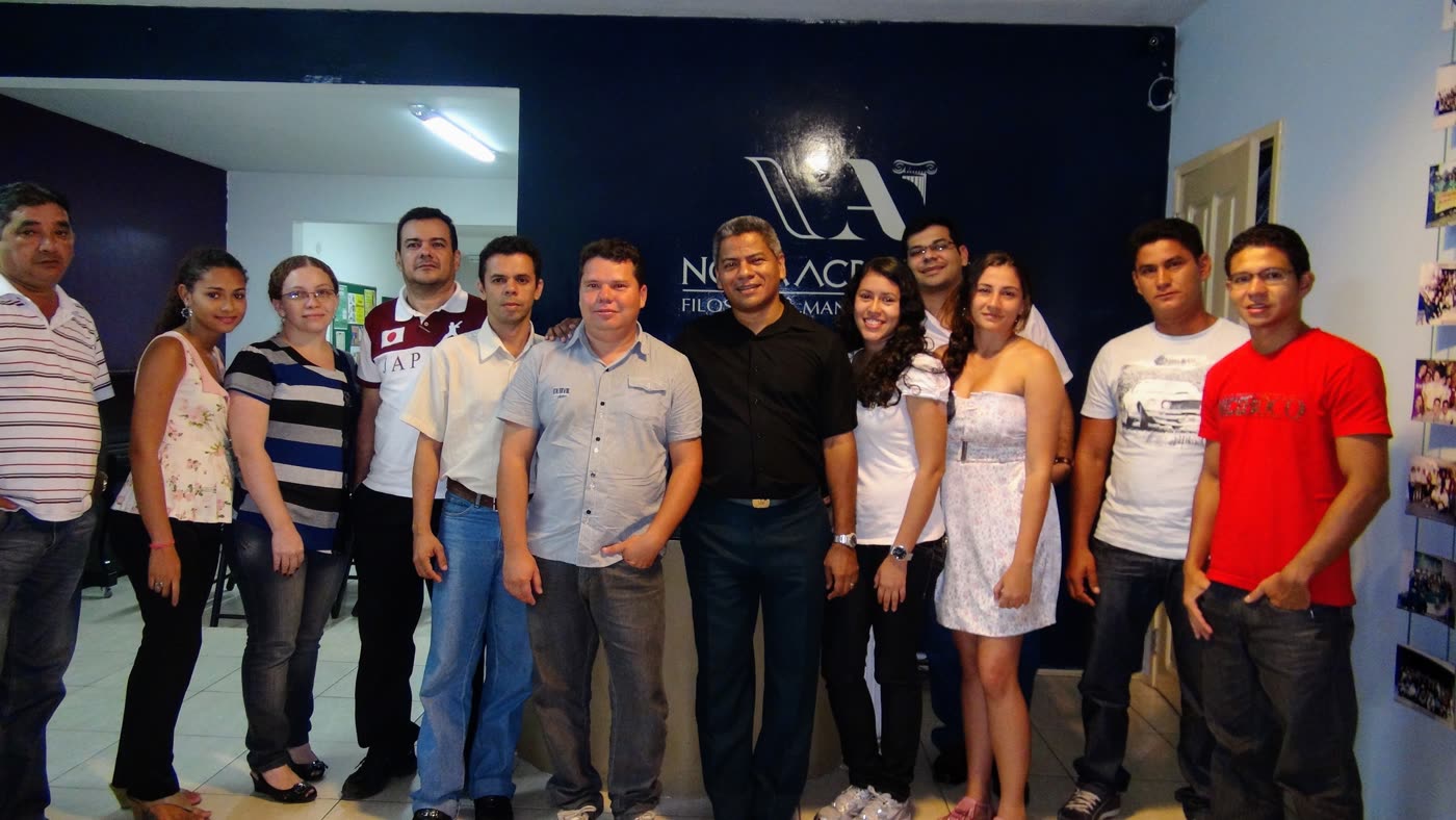 Turma de formação em comunicação conduzida pelo professor Galdino Ribeiro